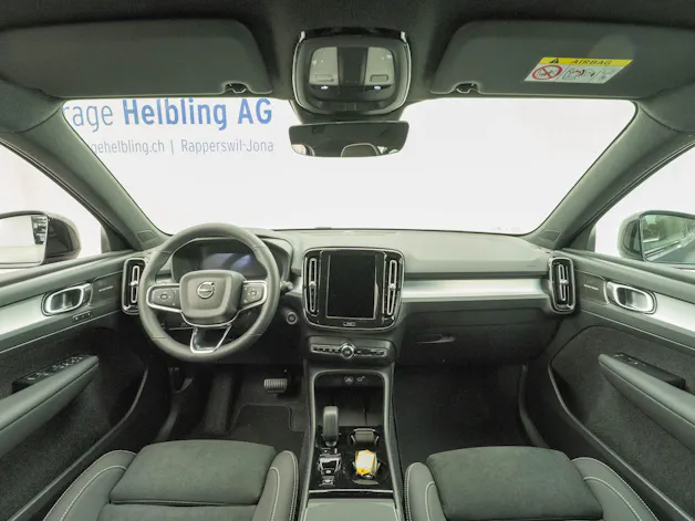 Volvo XC40 2.0 B3 MH Plus Dark