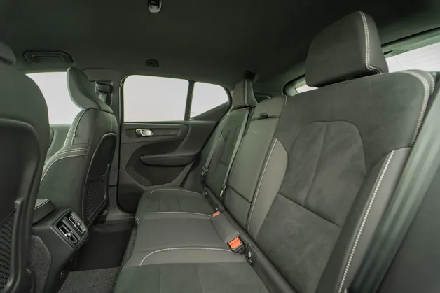 Volvo XC40 2.0 B3 MH Plus Dark
