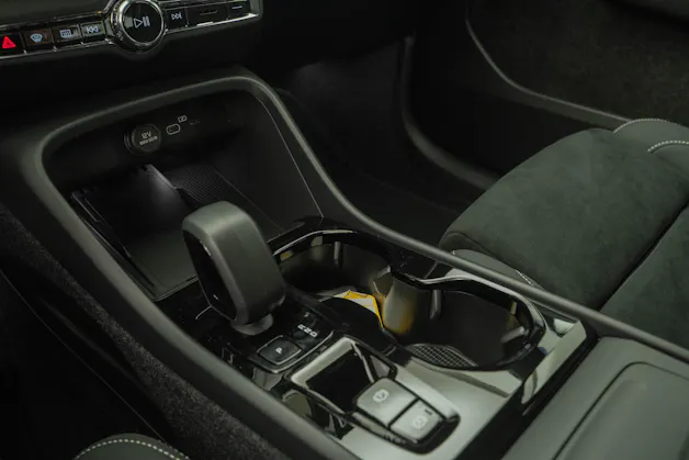 Volvo XC40 2.0 B3 MH Plus Dark