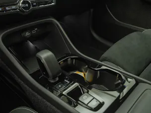 Volvo XC40 2.0 B3 MH Plus Dark