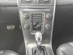 Volvo XC60 2.4 D5 Kinetic R-Design AWD