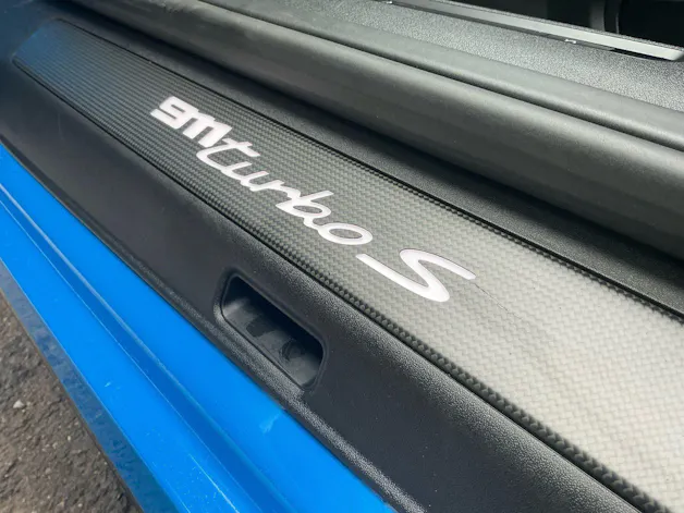Porsche 911 Turbo S *** TRAUM IN SHARKBLUE ***