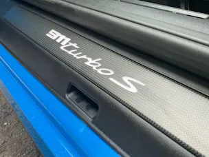Porsche 911 Turbo S *** TRAUM IN SHARKBLUE ***