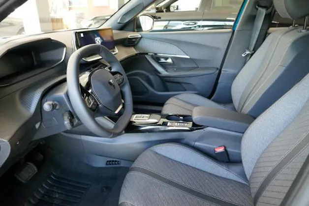 Peugeot 2008 1.2 110 MHEV Allure