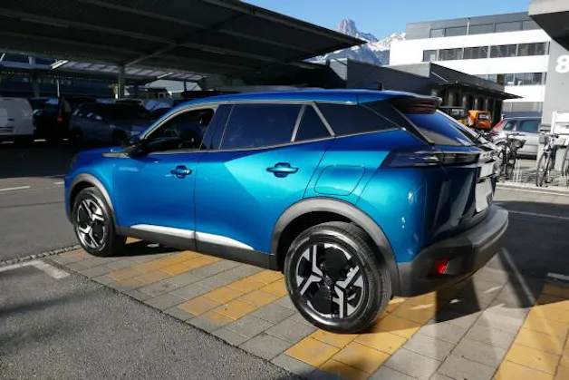 Peugeot 2008 1.2 110 MHEV Allure