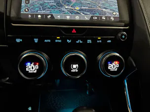 Jaguar E-Pace 2.0 P300 R-Dynamic HSE AWD Automatik