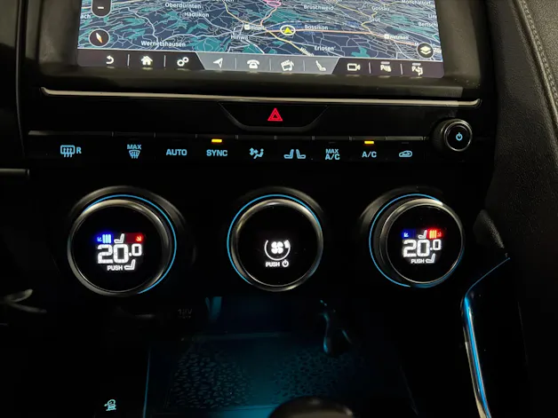 Jaguar E-Pace 2.0 P300 R-Dynamic HSE AWD Automatik