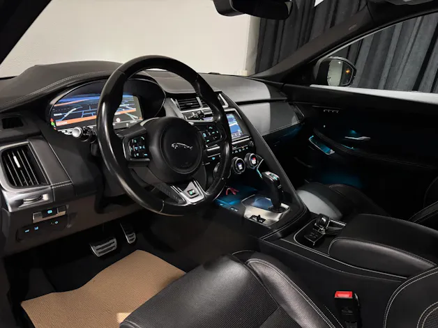 Jaguar E-Pace 2.0 P300 R-Dynamic HSE AWD Automatik