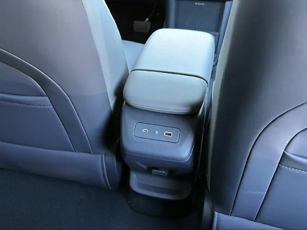 Lynk & Co 02