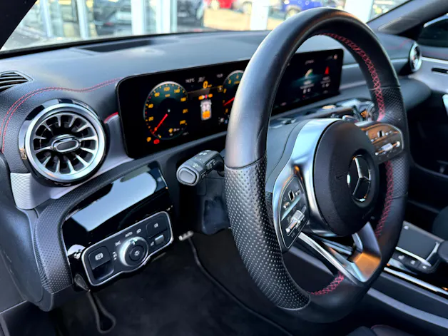 Mercedes-Benz CLA Shooting Brake 250 4Matic 7G-DCT AMG Line
