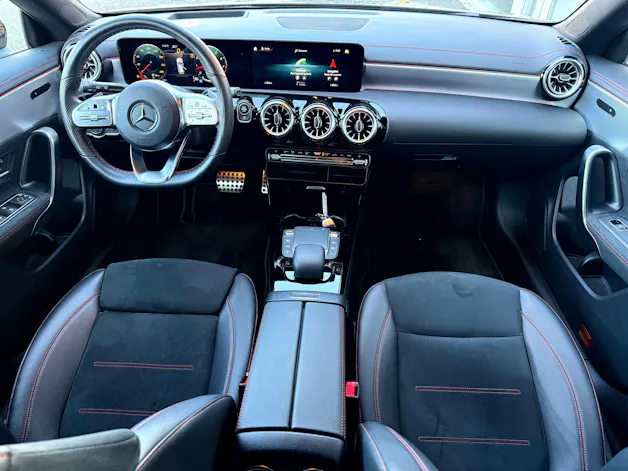 Mercedes-Benz CLA Shooting Brake 250 4Matic 7G-DCT AMG Line