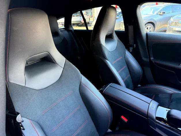 Mercedes-Benz CLA Shooting Brake 250 4Matic 7G-DCT AMG Line