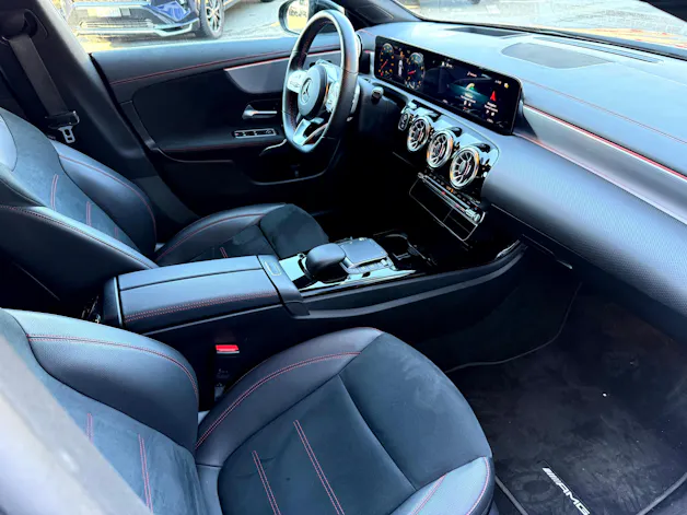 Mercedes-Benz CLA Shooting Brake 250 4Matic 7G-DCT AMG Line