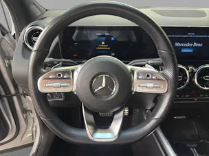 Mercedes-Benz GLA 250 4M - AMG / 360 Grad Kamera / Standheizung / AHK