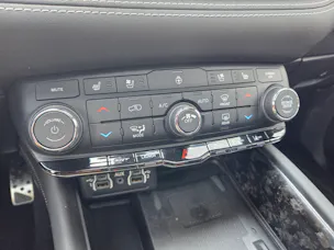 Dodge Durango 6.4 V8 SRT Alchemi 475 PS / 6-Plätzer / 3.5T AHK