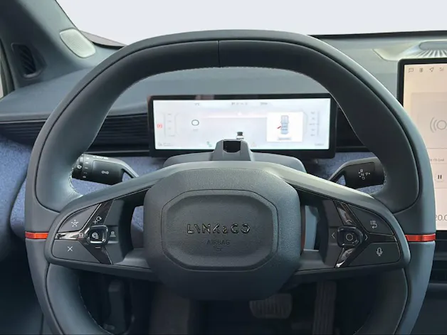 Lynk & Co 02 Core