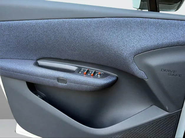 Lynk & Co 02 Core