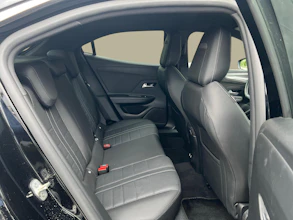 https://vehicle.imgix.net/4274046/935e0bf9-c005-4f68-9a51-3a89934e0ca8.jpg