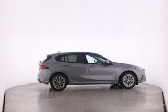 https://vehicle.imgix.net/4274105/1470c1e6-4f05-457a-bfb1-5e28d5238c01.jpg