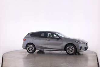 https://vehicle.imgix.net/4274105/320b3ac5-5752-4ca3-8810-e807574cdeaf.jpg