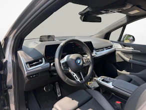https://vehicle.imgix.net/4274109/9d9976c3-866d-47ce-8356-e97fa12015a8.jpg