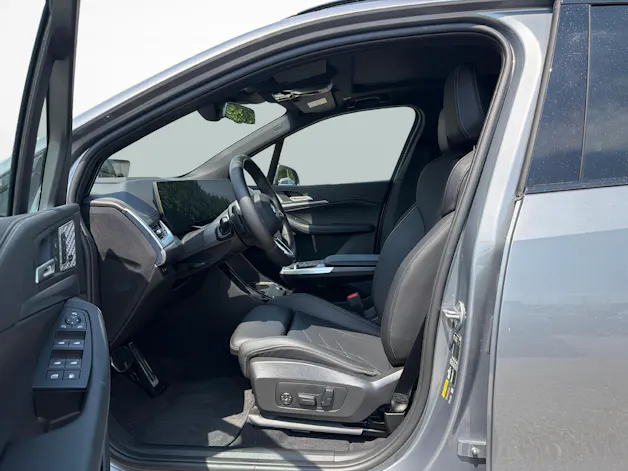 BMW 225e xDrive paddles Active Tourer