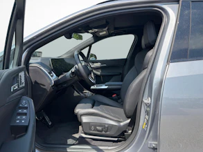 https://vehicle.imgix.net/4274109/d8957863-c312-4057-af62-3b09e17582b9.jpg