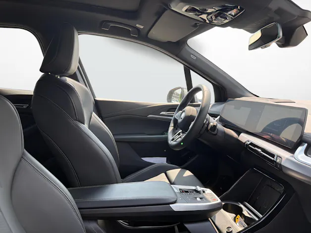 BMW 225e xDrive paddles Active Tourer