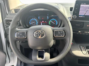 Fahrzeugbild TOYOTA PROACE CITY Van L1 50KWh Comfort / ab 3,99% Leasing bei Abschluss einer Protect Autoversicherung