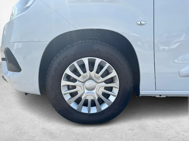 Toyota PROACE CITY Van L1 50KWh Comfort / ab 3,99% Leasing bei Abschluss einer Protect Autoversicherung
