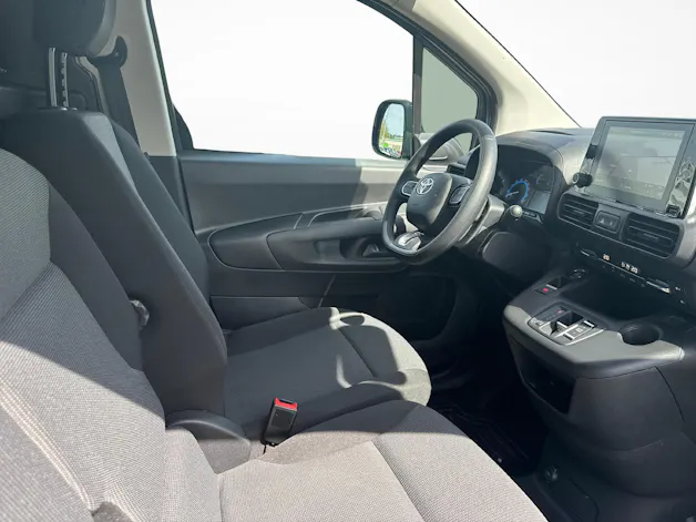 Toyota PROACE CITY Van L1 50KWh Comfort / ab 3,99% Leasing bei Abschluss einer Protect Autoversicherung