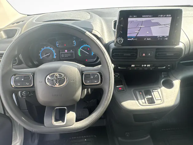 Toyota PROACE CITY Van L1 50KWh Comfort / ab 3,99% Leasing bei Abschluss einer Protect Autoversicherung
