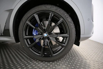 https://vehicle.imgix.net/4274131/8e2ab432-e528-4652-a3d6-2bb40018dd0d.jpg