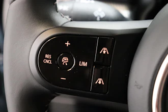 https://vehicle.imgix.net/4274158/8546c9a5-296e-44d7-aff5-3972ad5175c6.JPG