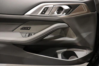 https://vehicle.imgix.net/4274231/fac8e729-2cc7-4924-a2e7-b2c062100280.JPG