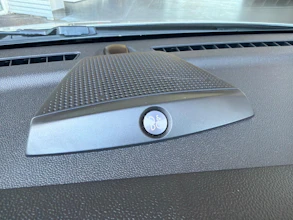 https://vehicle.imgix.net/4274318/dc06cb79-94a1-413d-99c2-1ddd37d3ab08.jpg