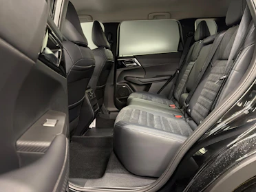 MITSUBISHI OUTLANDER 12