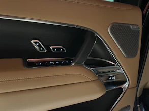https://vehicle.imgix.net/4274352/b4098bfd-eb78-4d91-88c7-7eca3b3fc422.jpg
