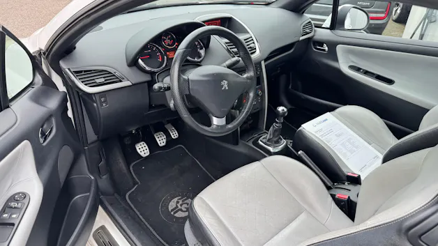 Peugeot 207 CC 1.6 16V 156 Tbo Roland Garros