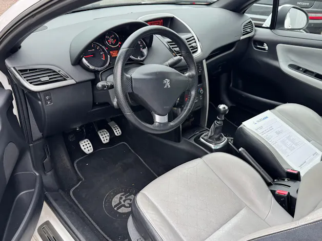Peugeot 207 CC 1.6 16V 156 Tbo Roland Garros