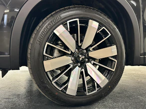 https://vehicle.imgix.net/4274474/492dcdac-029d-4f73-8108-9aa00f55b47a.jpg