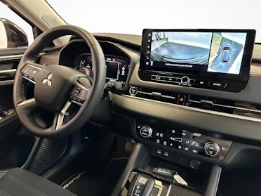 MITSUBISHI OUTLANDER 6
