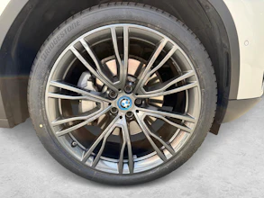 https://vehicle.imgix.net/4274492/0206513d-1885-4159-a580-26c68d4ce621.jpg