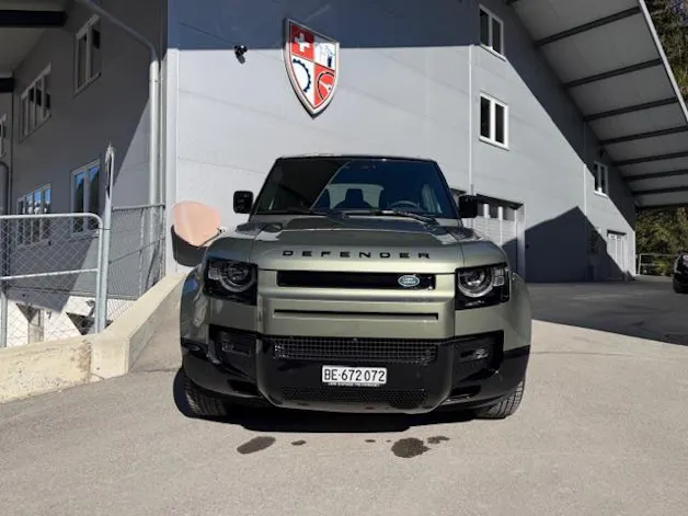 Land Rover Defender 130 3.0 D I6 300 X-Dynamic HSE