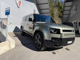 Land Rover Defender 130 3.0 D I6 300 X-Dynamic HSE
