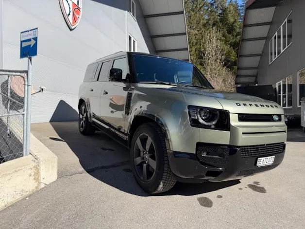 Land Rover Defender 130 3.0 D I6 300 X-Dynamic HSE