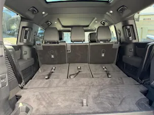 Land Rover Defender 130 3.0 D I6 300 X-Dynamic HSE