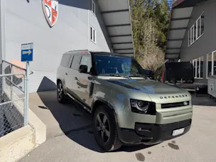 Land Rover Defender 130 3.0 D I6 300 X-Dynamic HSE