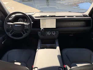 Land Rover Defender 130 3.0 D I6 300 X-Dynamic HSE