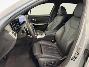 https://vehicle.imgix.net/4274641/4e74447c-bb5d-4c6e-85a5-f8c8c0a31067.jpg